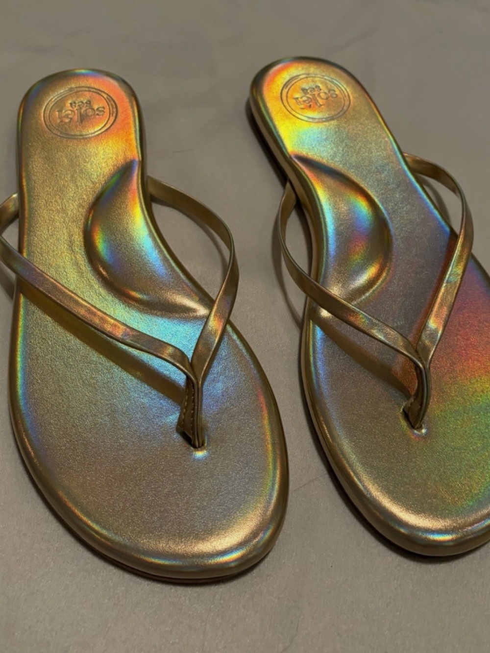 Solei Sea Metallic Gold Sandles/Flip Flops Size 9 NWOT
